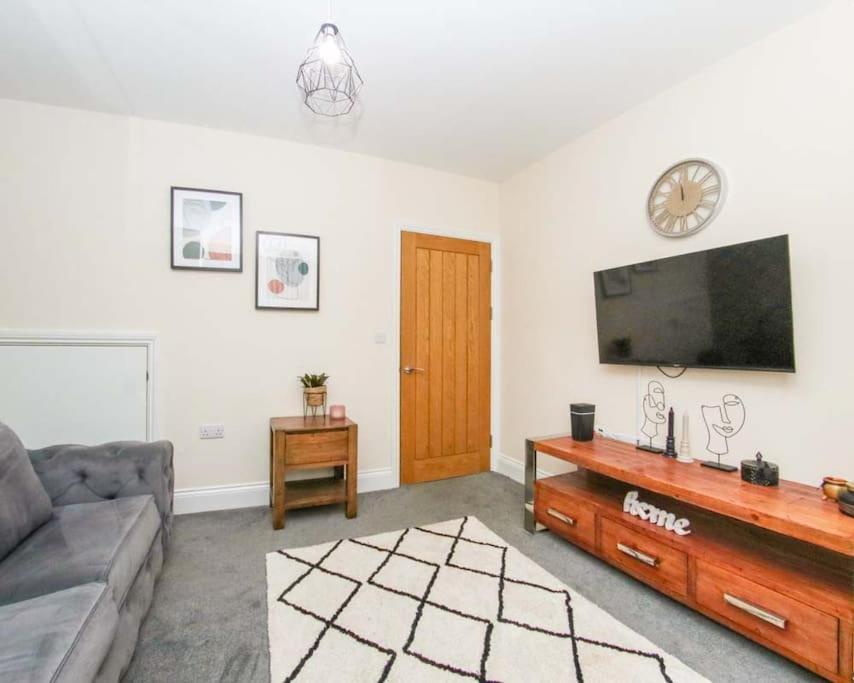 No25-Luxe Living Guest House- 2 Bed-Wifi-Free Parking-City- Beach Swansea Exterior foto